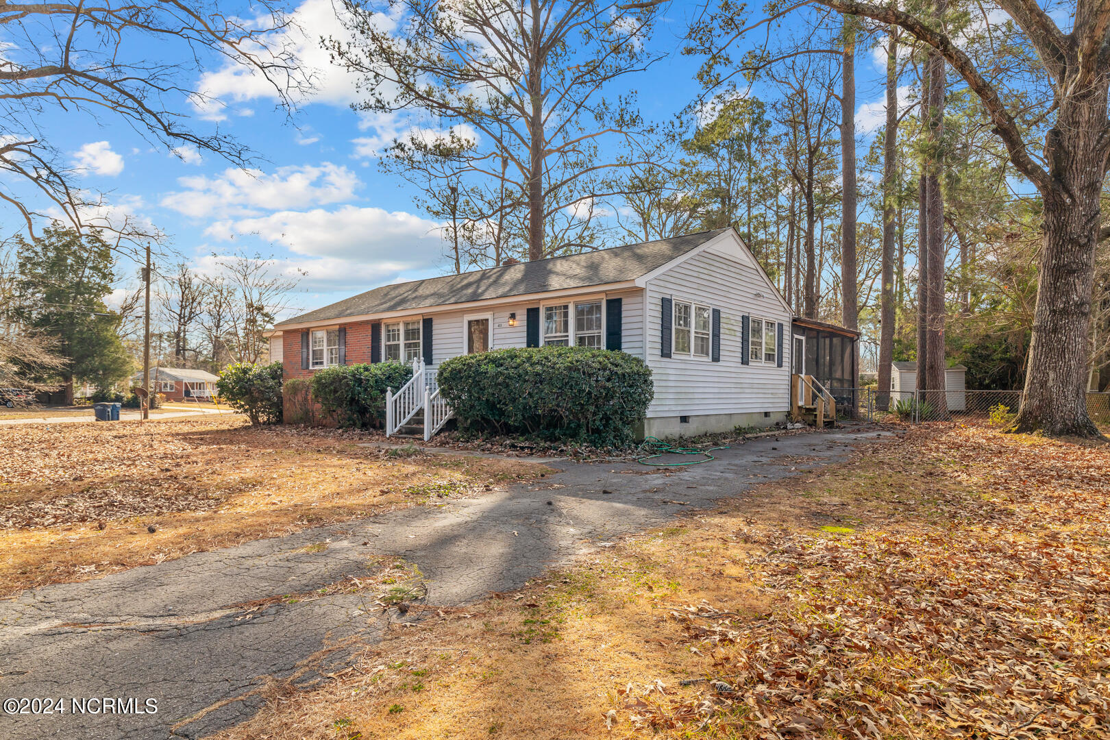 411 Houston Road Jacksonville, NC 28540 - Photo 3 of 31 2