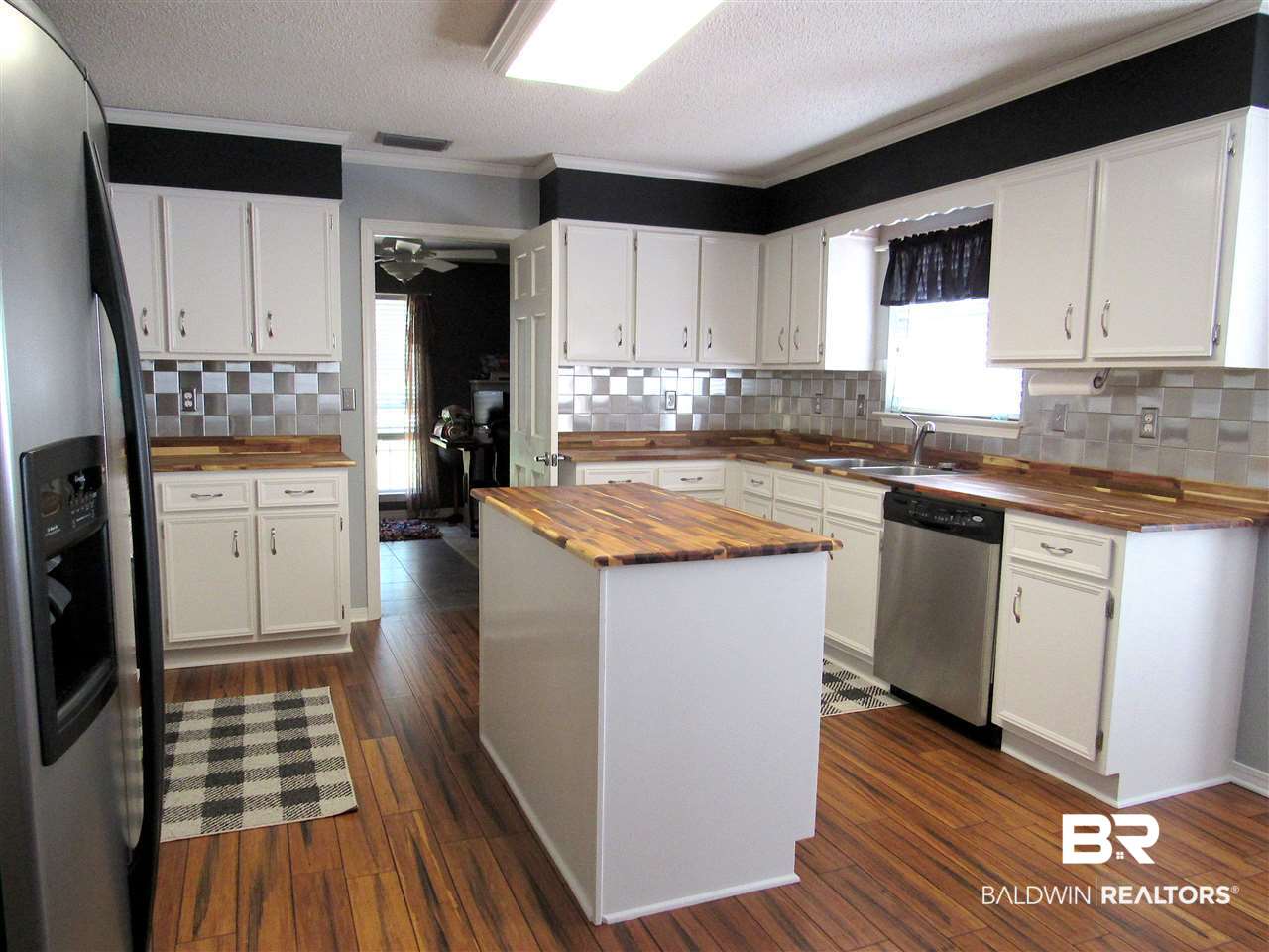 7341 Smithfield Road East Mobile, AL 36695 - Photo 2 of 27