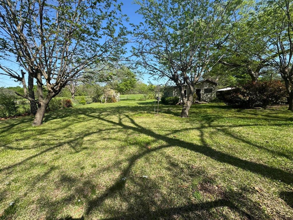 429 South Broadway Street Bells, TX 75414 - Photo 2 of 10
