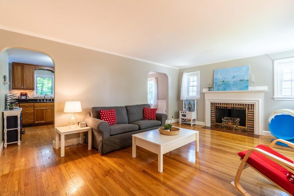 124 High Haith Road Arlington, MA 02476 - Photo 4 of 32