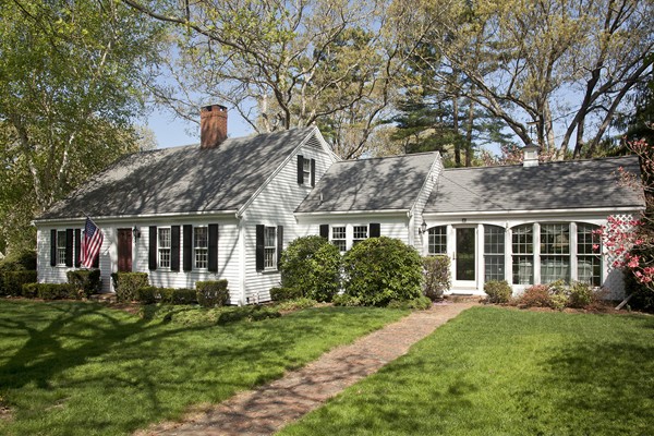 22 Wadsworth Road Duxbury, MA 02332 - Photo 2 of 15 Gallery Image 2