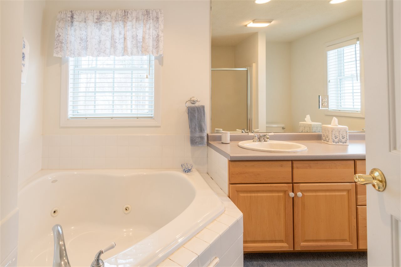4 Tumble Road Bedford, NH 03110 - Photo 15 of 20