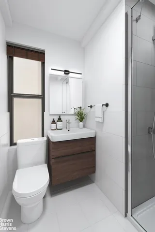 $865,000 | 35 West 9th Street, Unit 1B | Greenwich Village