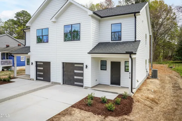 $2,100 | 816 North Taylor Street, Wake Forest, NC 27587