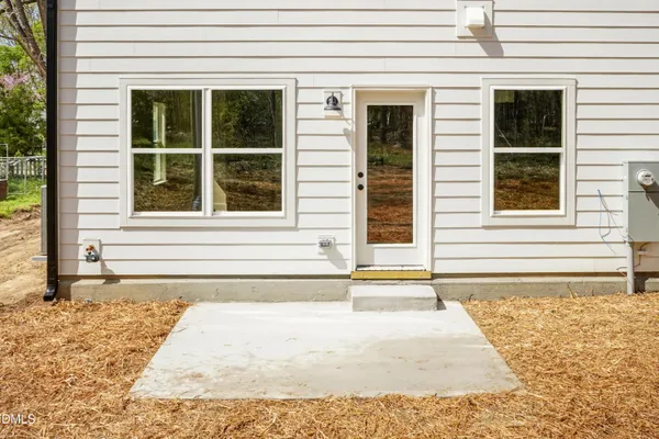 $2,100 | 816 North Taylor Street, Wake Forest, NC 27587