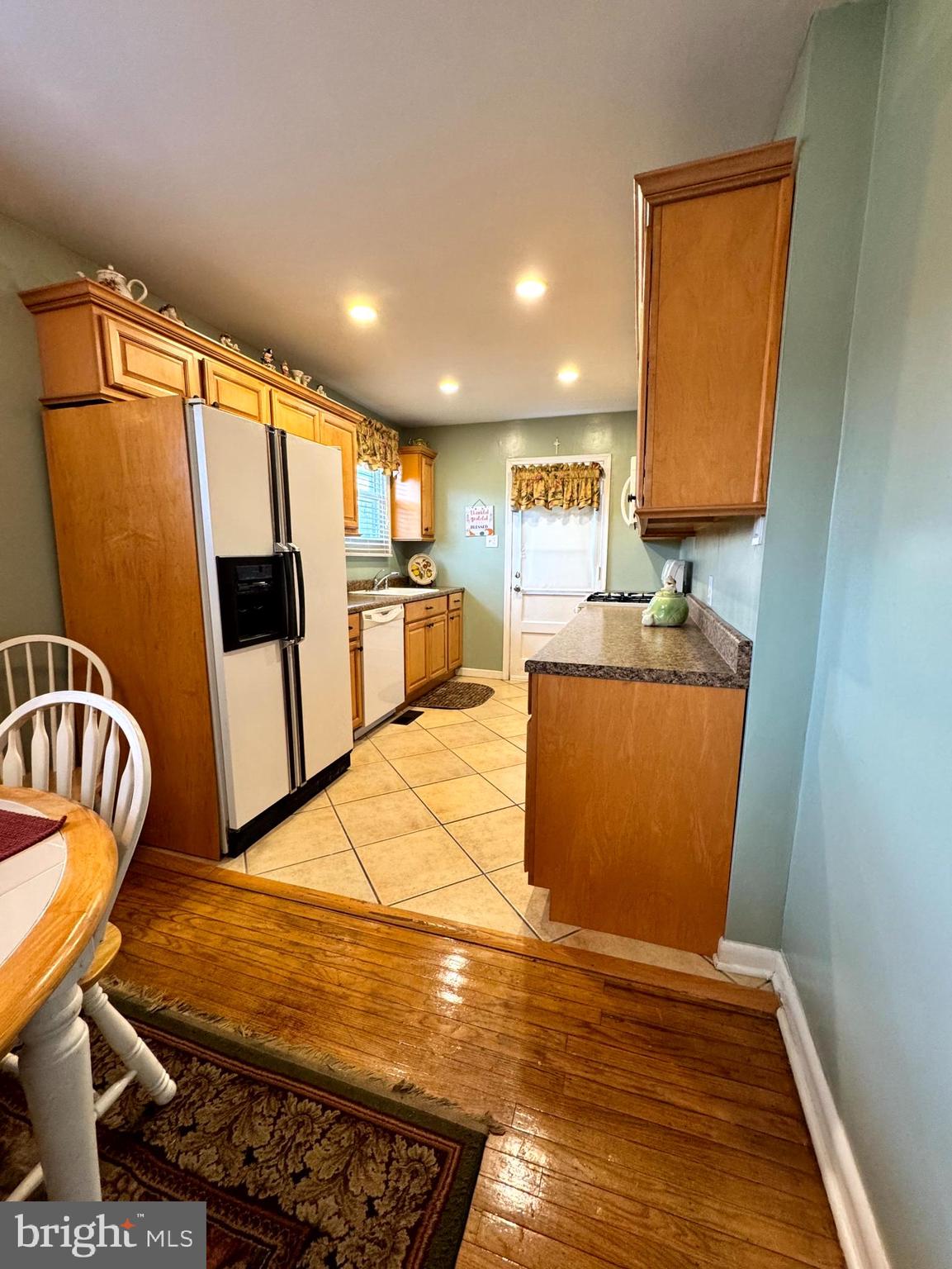 654 Cypress Road Warminster, PA 18974 - Photo 23 of 67