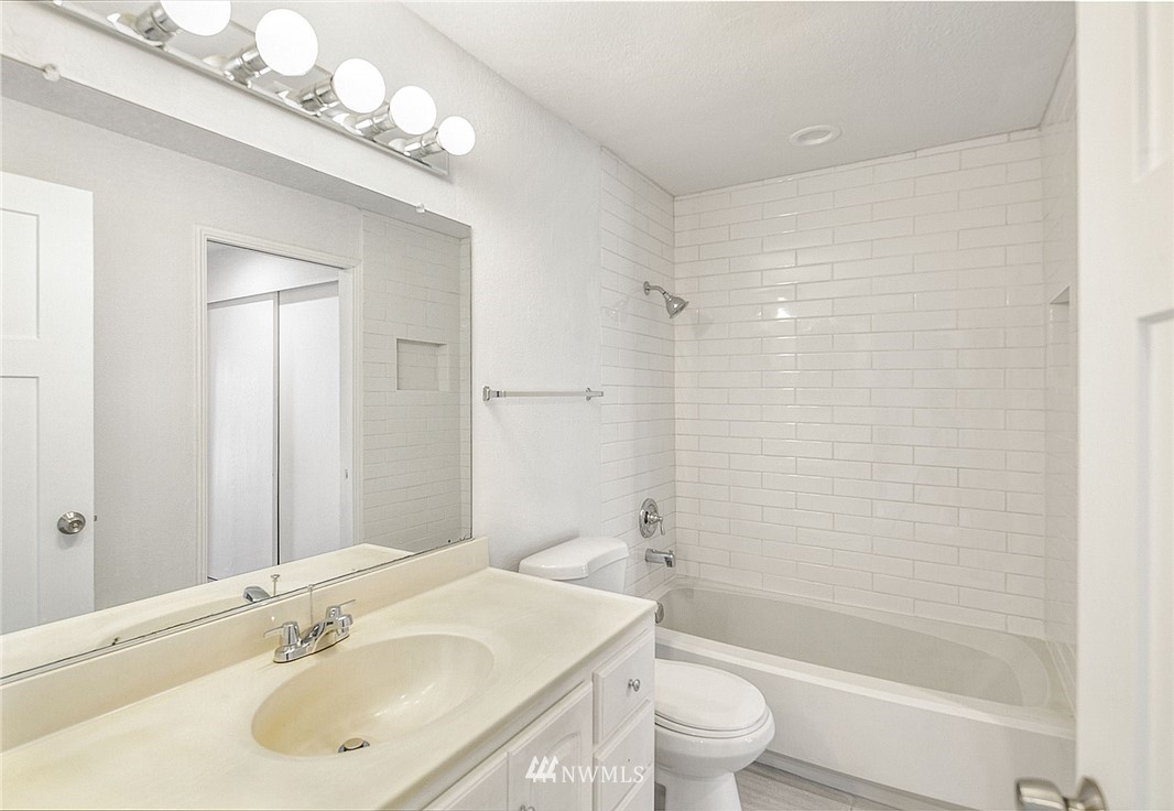 2613 Northeast 4th Street, Unit 222 Renton, WA 98056 - Photo 11 of 17 Gallery Image 11