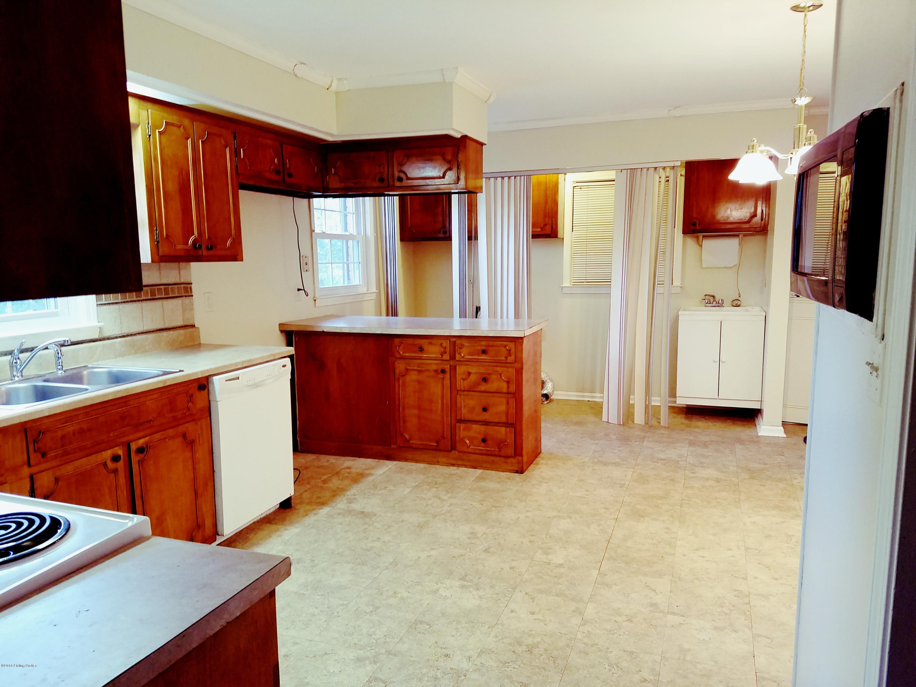 5504 Billtown Road Louisville, KY 40299 - Photo 12 of 27 Large open kitchen