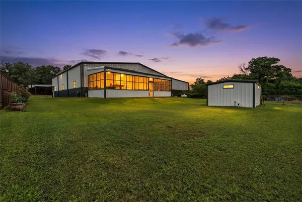 $685,000 | 925 Jennings Lane, Azle, TX 76020