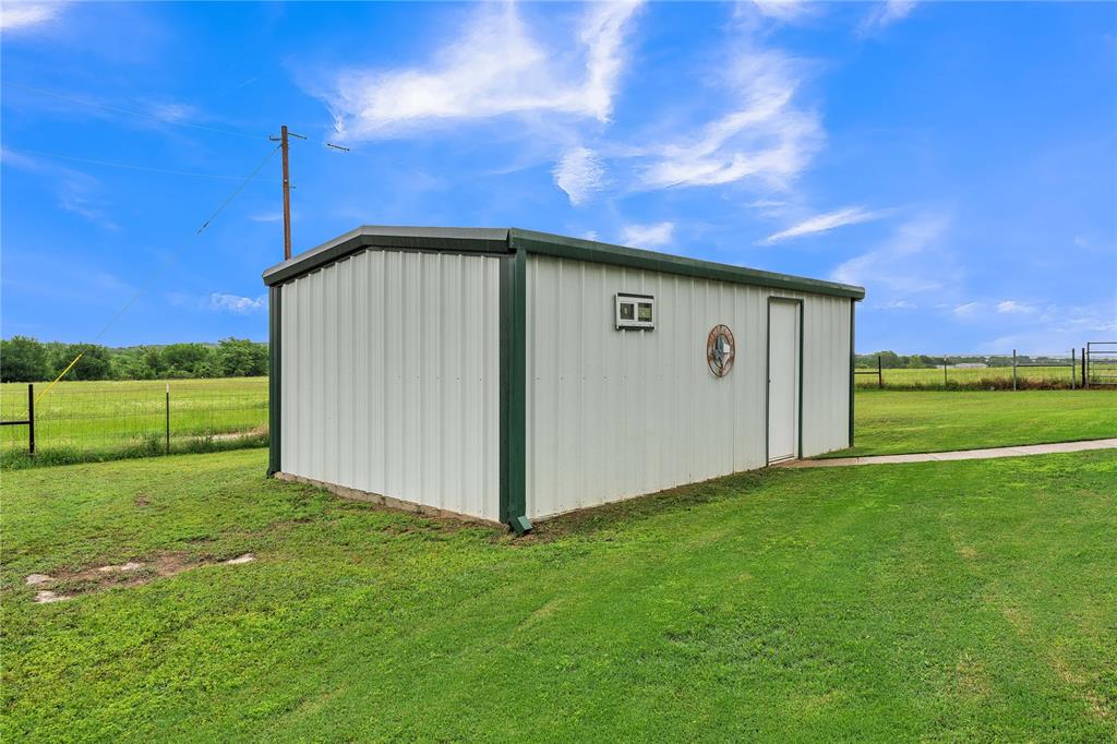 925 Jennings Lane Azle, TX 76020 - Photo 4 of 28