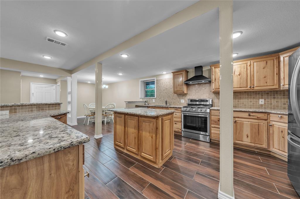 925 Jennings Lane Azle, TX 76020 - Photo 10 of 28