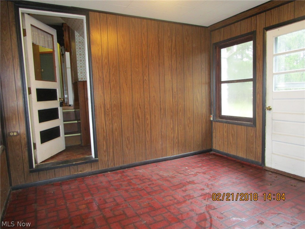 4861 Highway 6 Rome, OH 44085 - Photo 12 of 35 Nice sunny 11x10 breezeway