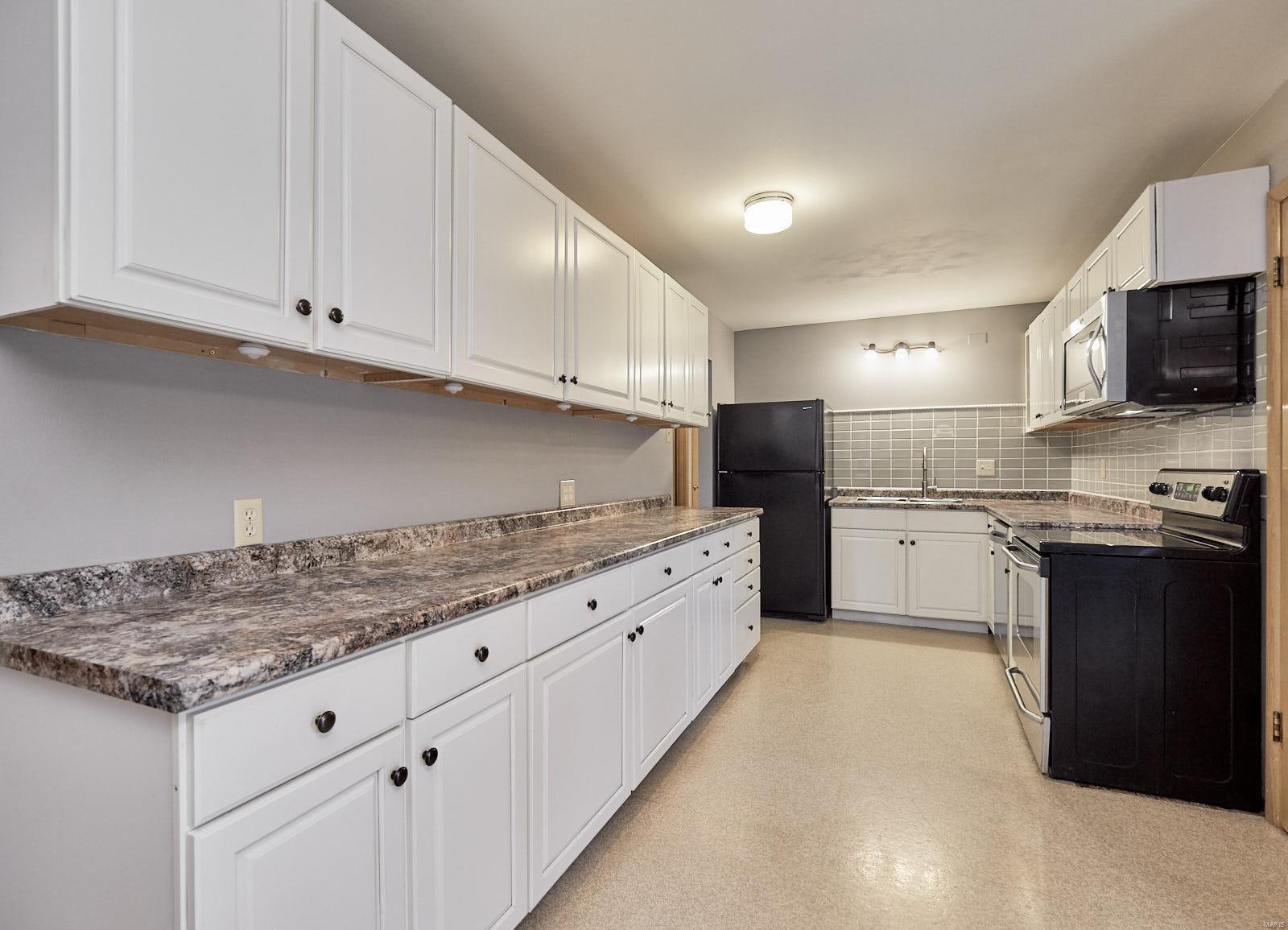 409 Ranch Drive Manchester, MO 63011 - Photo 8 of 31 Gallery Image 8