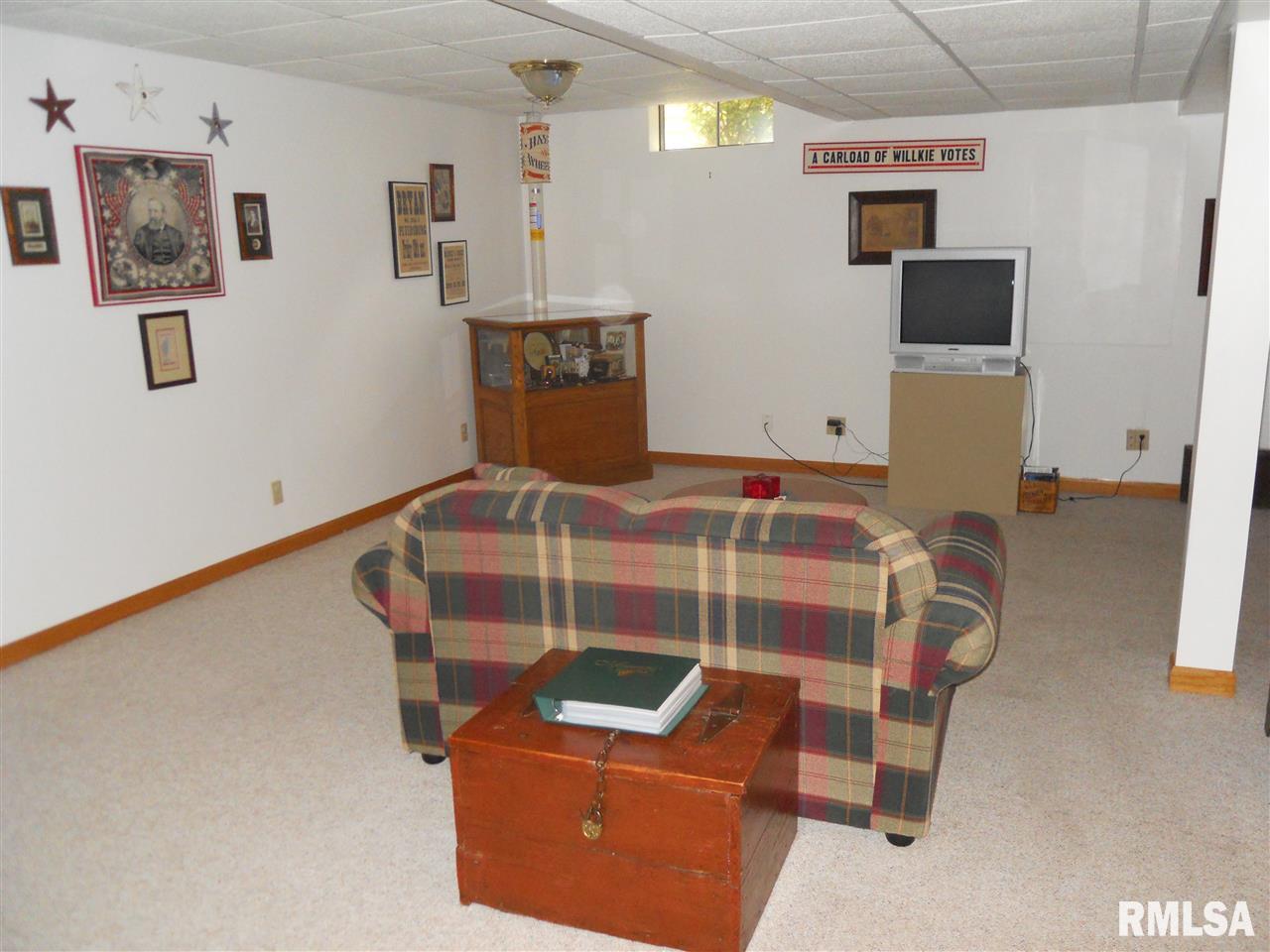 3621 West Chartwell Road Peoria, IL 61614 - Photo 19 of 29 Gallery Image 19