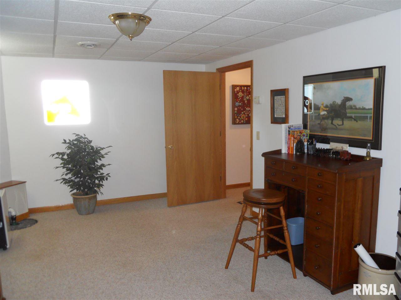 3621 West Chartwell Road Peoria, IL 61614 - Photo 22 of 29 Gallery Image 22
