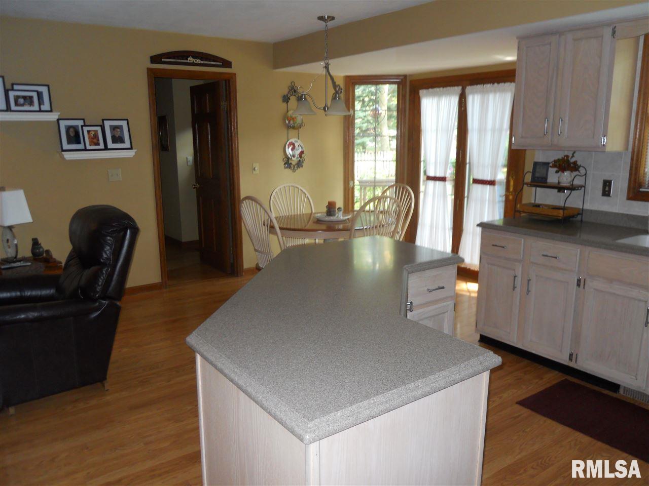3621 West Chartwell Road Peoria, IL 61614 - Photo 10 of 29 Gallery Image 10