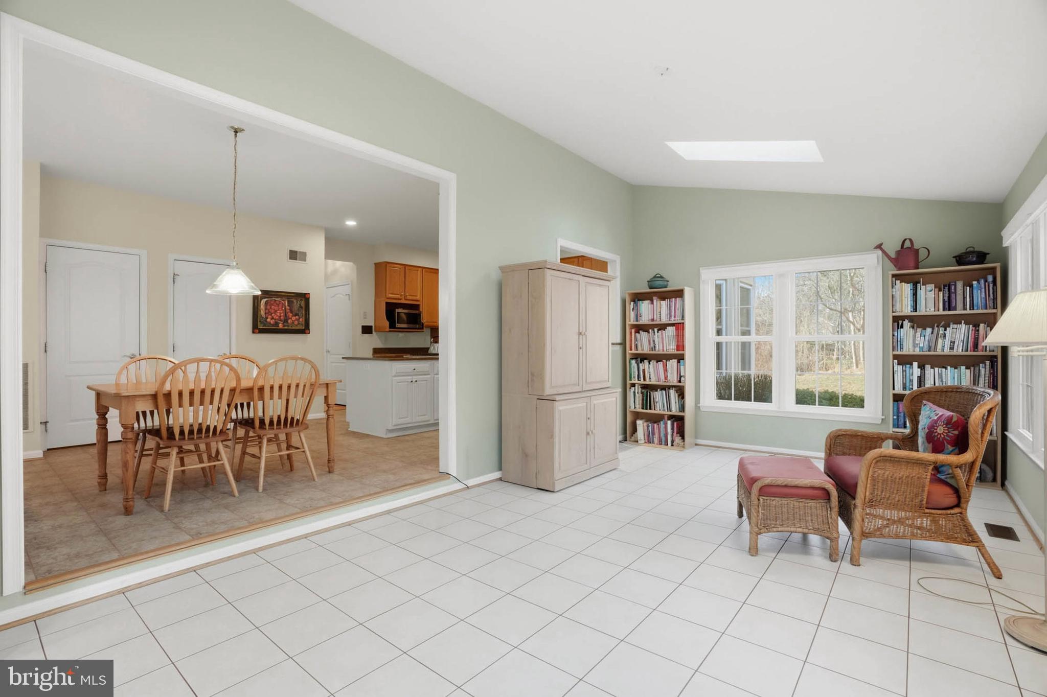 12 Jaystone Court Silver Spring, MD 20905 - Photo 16 of 43 Vaulted ceilings!