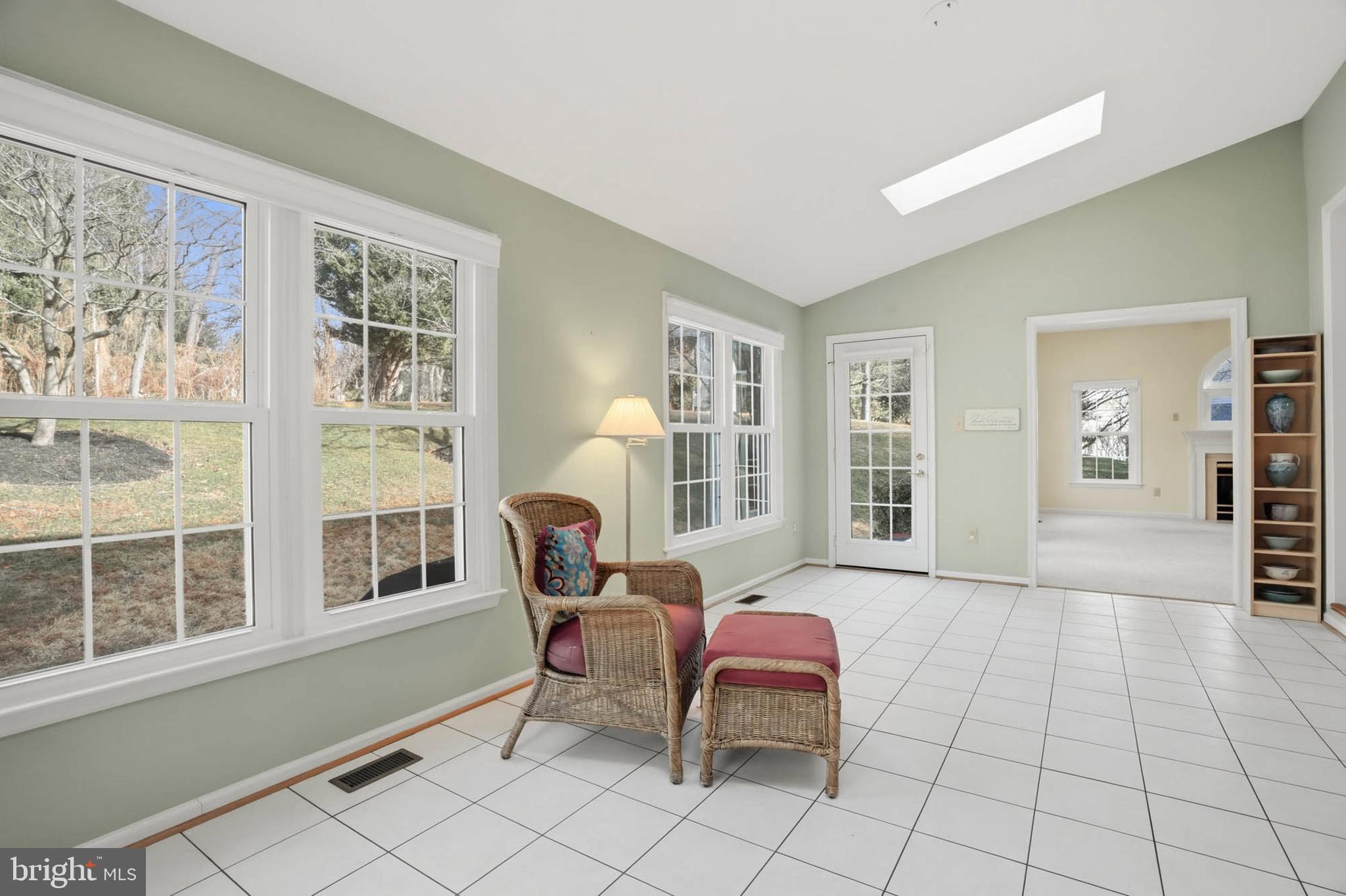 12 Jaystone Court Silver Spring, MD 20905 - Photo 17 of 43 Lots of light!