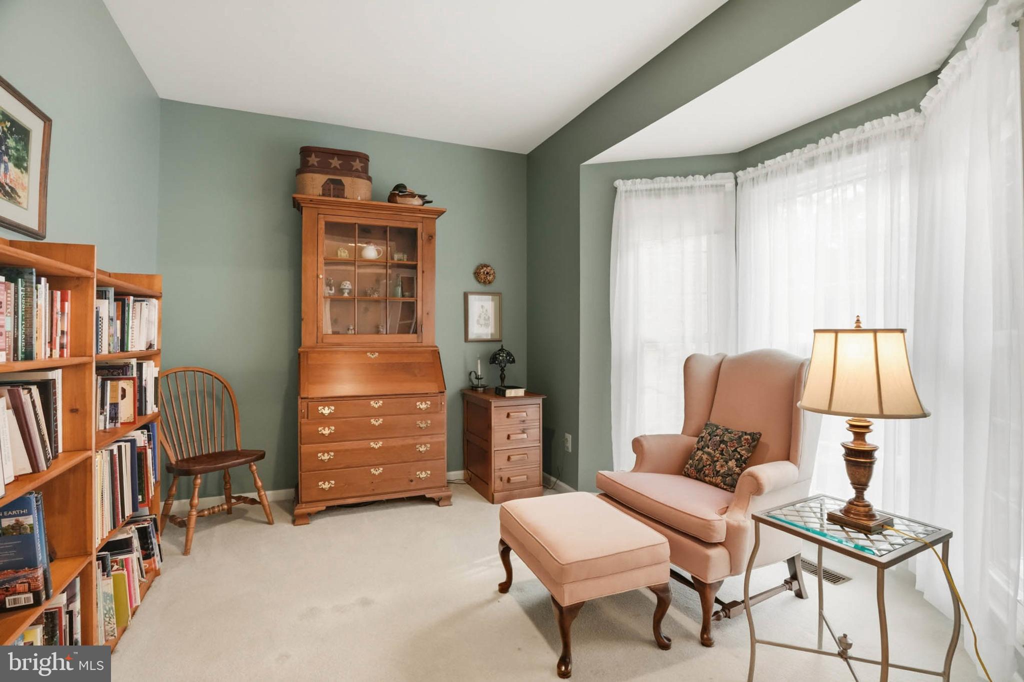 12 Jaystone Court Silver Spring, MD 20905 - Photo 21 of 43 Bay window in the office too!