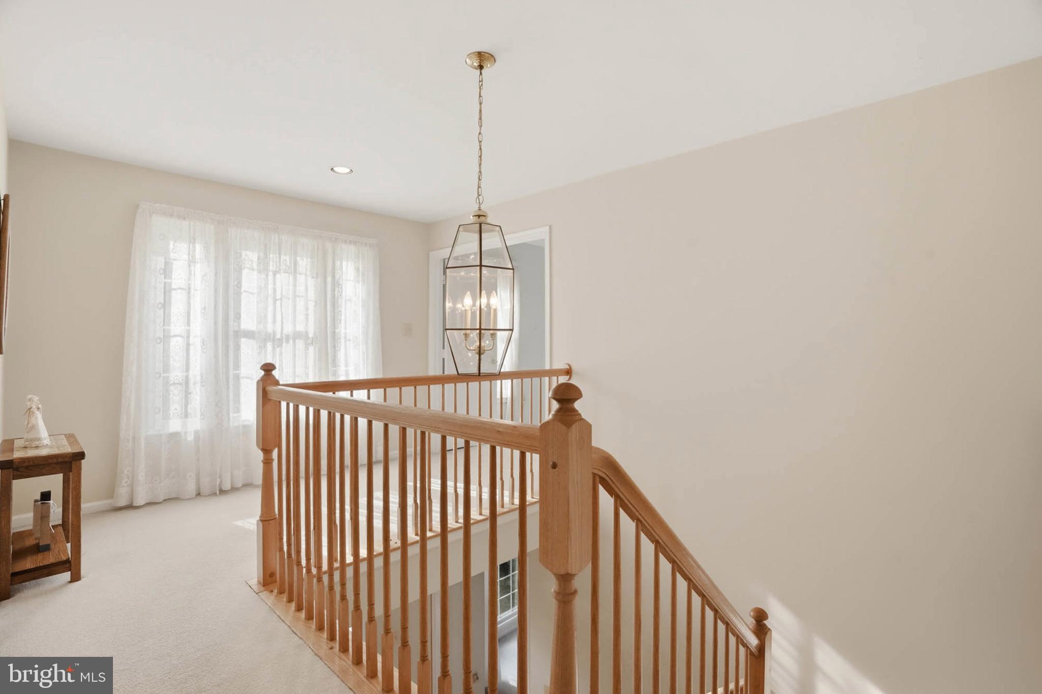 12 Jaystone Court Silver Spring, MD 20905 - Photo 24 of 43 Upper-level landing