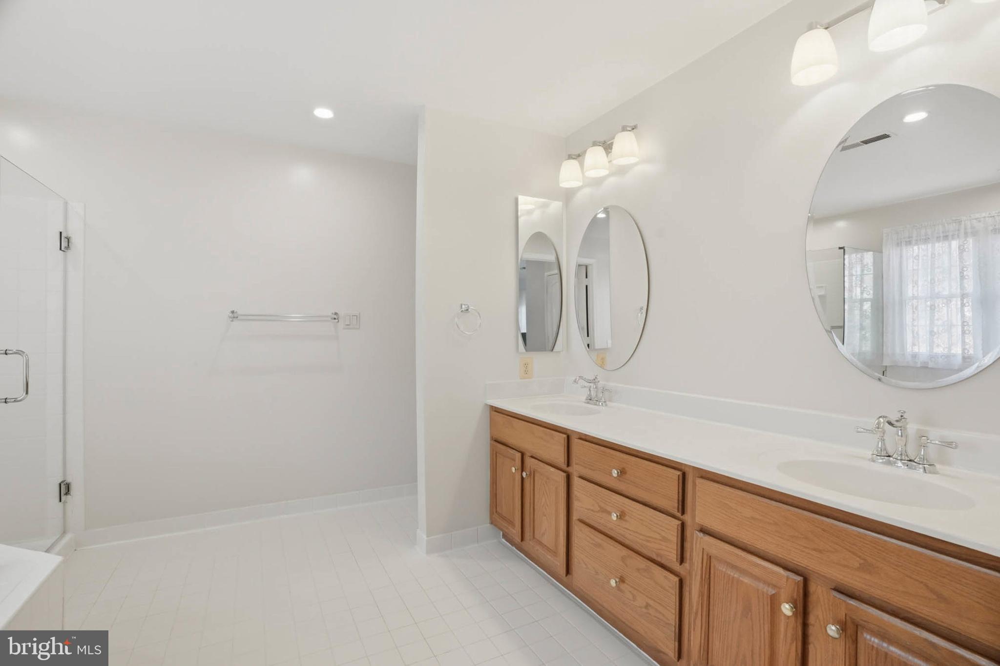 12 Jaystone Court Silver Spring, MD 20905 - Photo 28 of 43 Primary bathroom