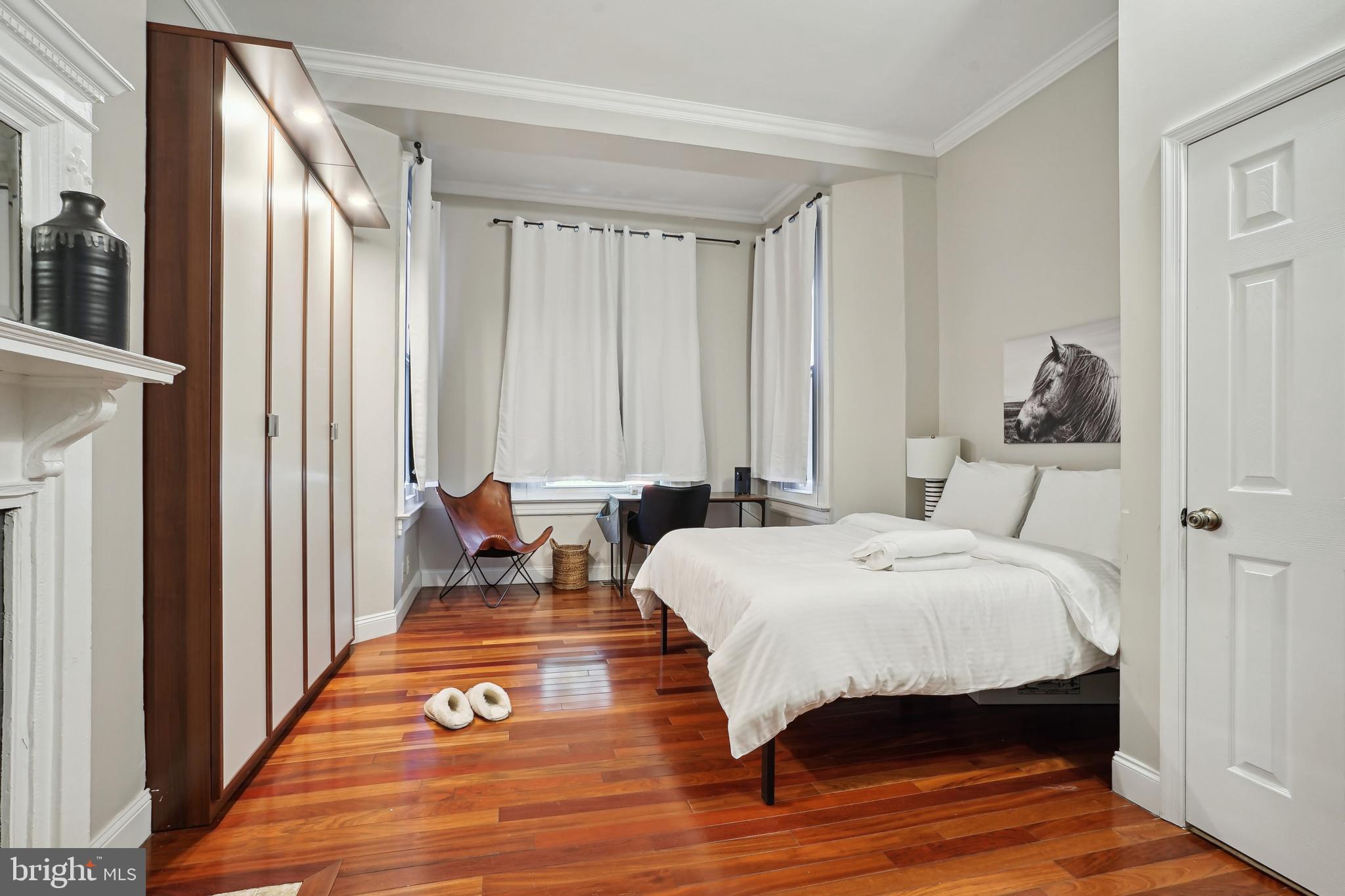 1101 P Street Northwest Washington, DC 20005 - Photo 15 of 50 Large bedroom with built-ins