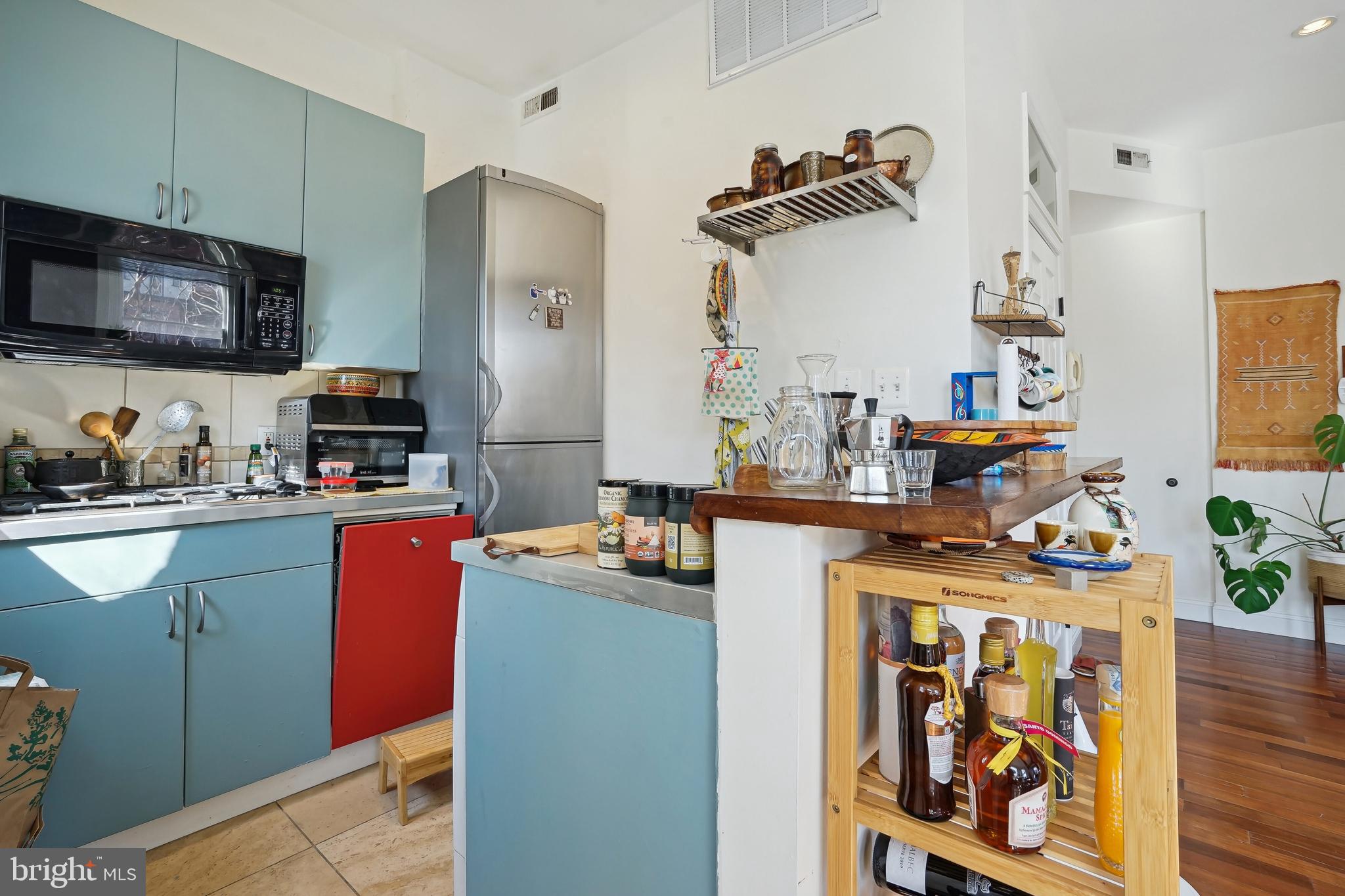 1101 P Street Northwest Washington, DC 20005 - Photo 20 of 50 Gray/blue kitchen cabinets