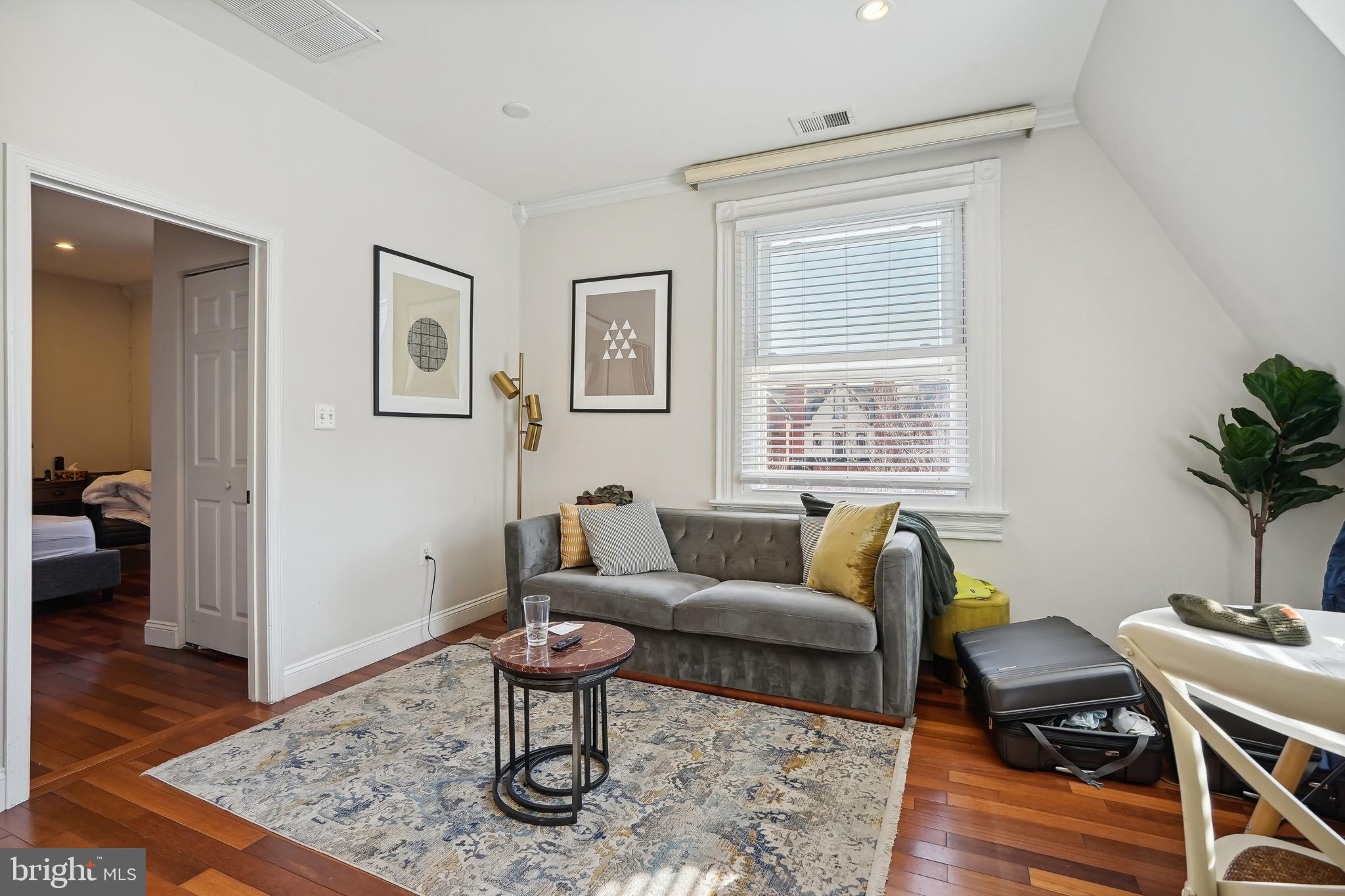 1101 P Street Northwest Washington, DC 20005 - Photo 34 of 50 Lots of light