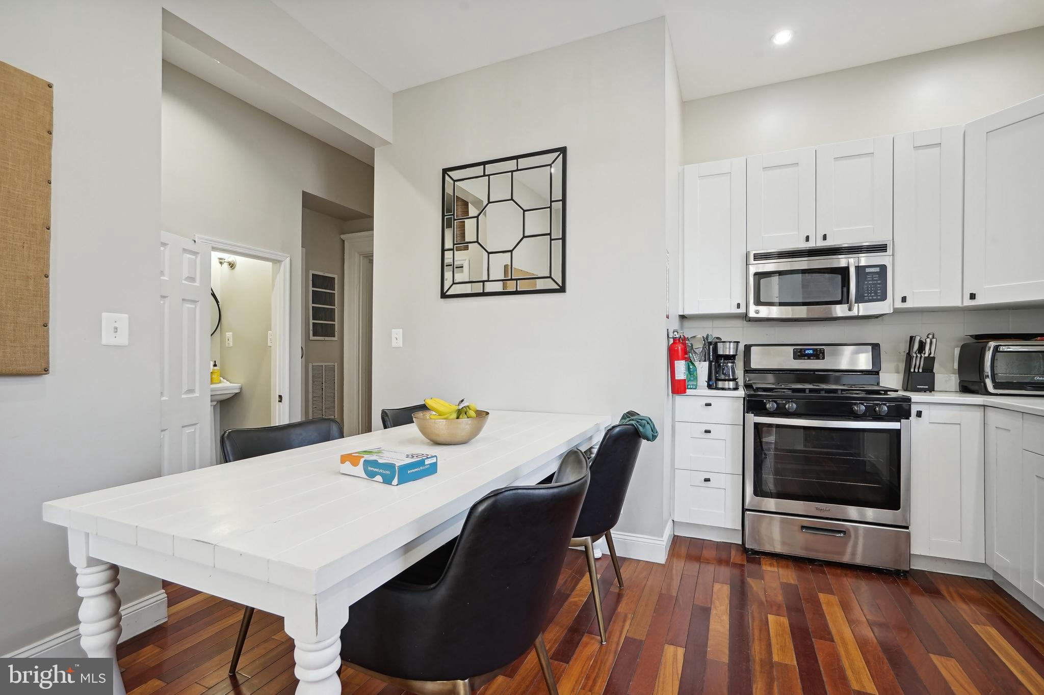 1101 P Street Northwest Washington, DC 20005 - Photo 10 of 50 Large dining table