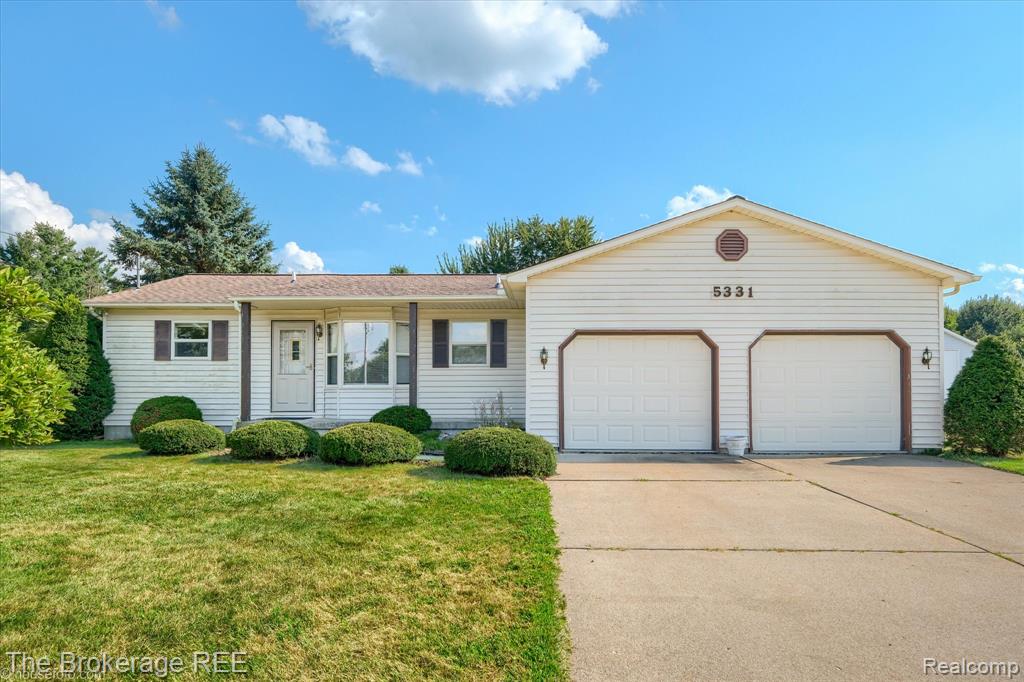 5331 West Farrand Road Clio, MI 48420 - Photo 3 of 38