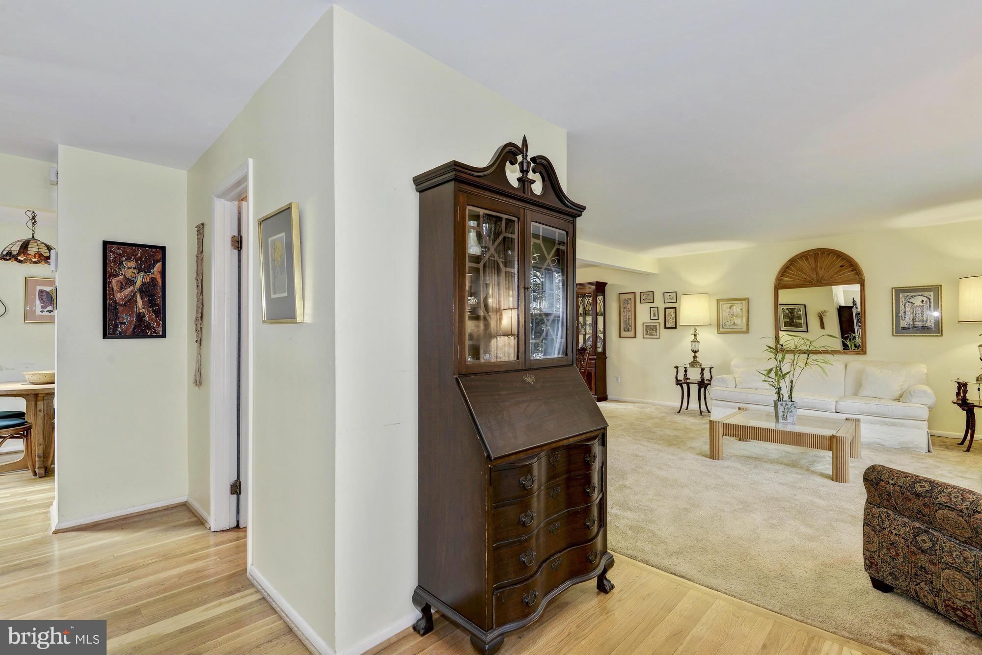 9506 Pamplona Road Columbia, MD 21045 - Photo 2 of 24 Foyer