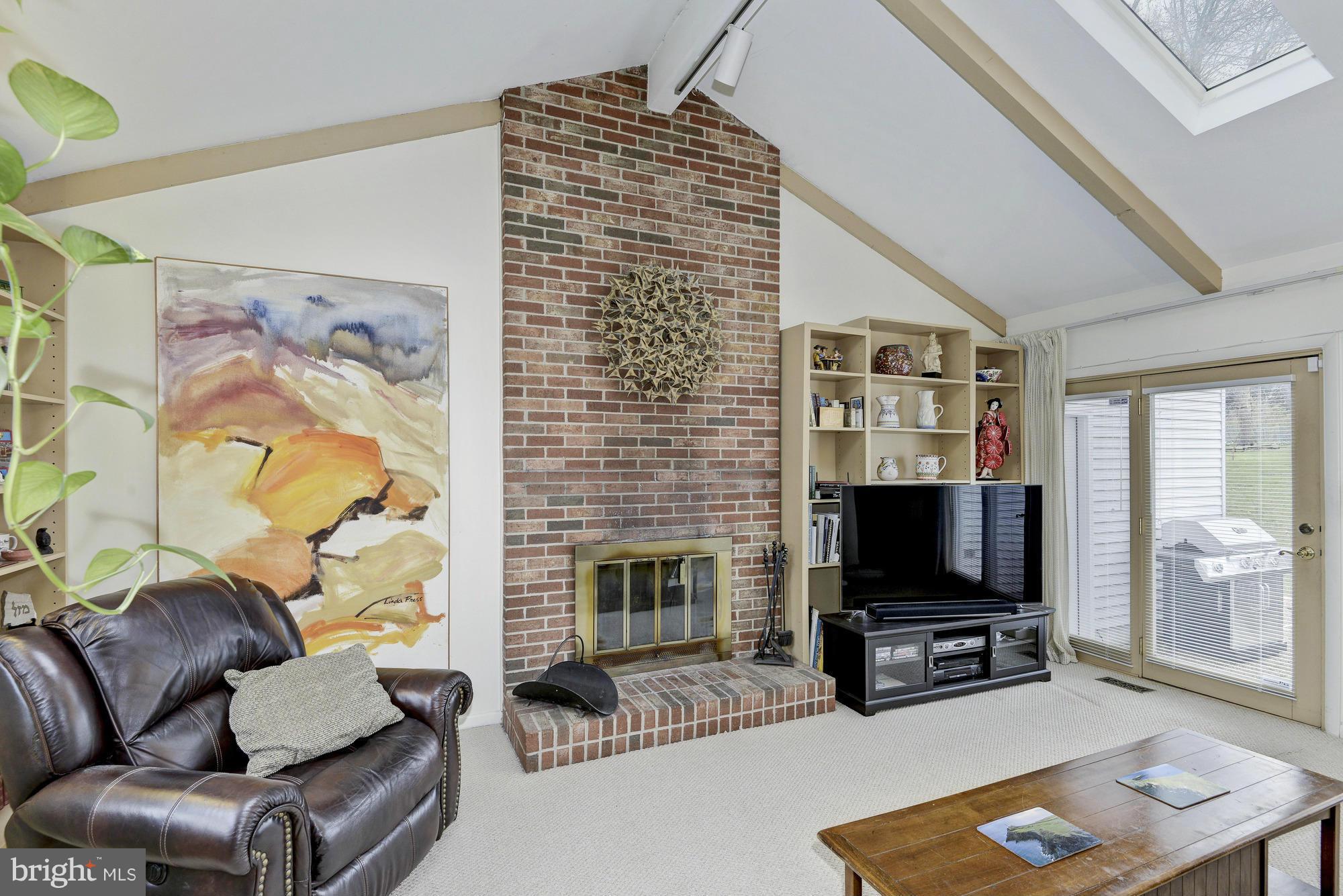 9506 Pamplona Road Columbia, MD 21045 - Photo 11 of 24 Family Room