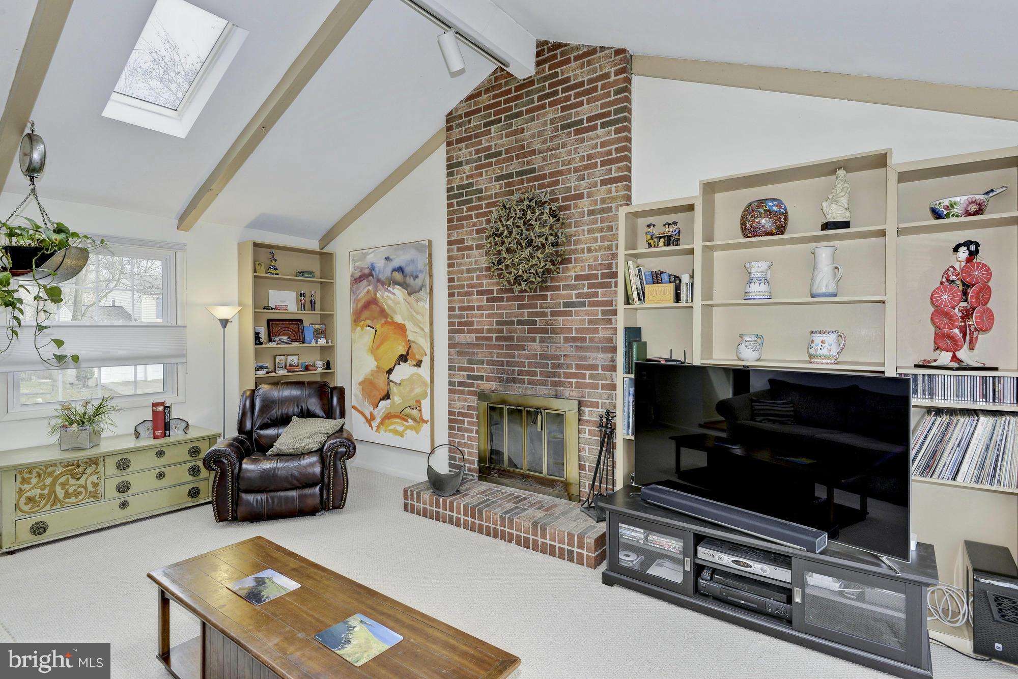 9506 Pamplona Road Columbia, MD 21045 - Photo 12 of 24 Family Room