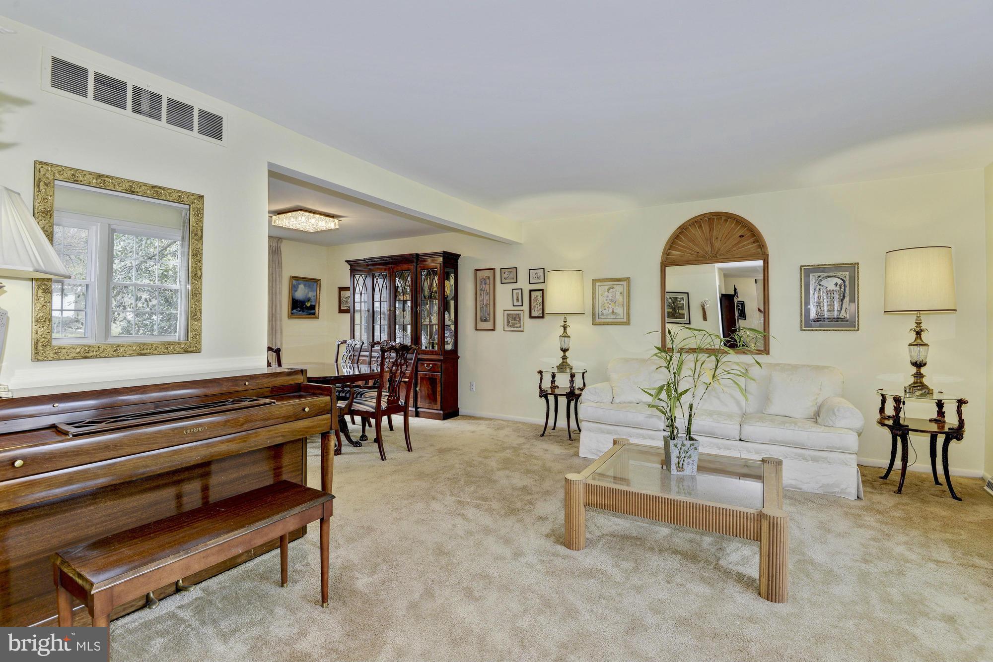 9506 Pamplona Road Columbia, MD 21045 - Photo 3 of 24 Formal Living Room