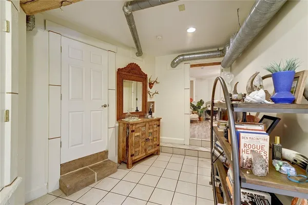 $2,390 | 1712 Lakeshore Drive, Unit A, Austin, TX 78746