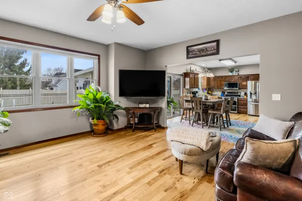 $439,000 | 2033 Cheyenne Trail, Columbus, IN 47203