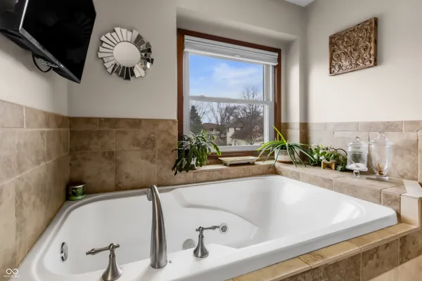 $439,000 | 2033 Cheyenne Trail, Columbus, IN 47203