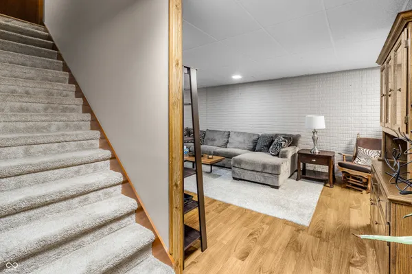 $439,000 | 2033 Cheyenne Trail, Columbus, IN 47203