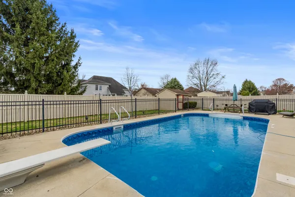 $439,000 | 2033 Cheyenne Trail, Columbus, IN 47203