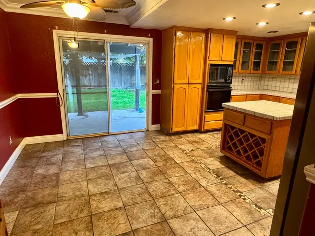 a view of a entryway door of the building