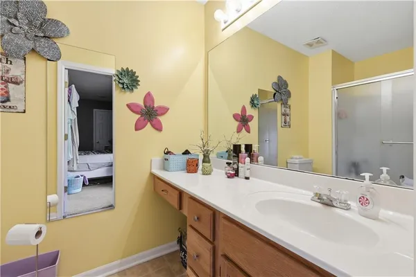 $227,900 | 1304 South 5th Street East, Louisburg, KS 66053