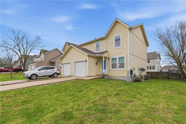 $227,900 | 1304 South 5th Street East, Louisburg, KS 66053
