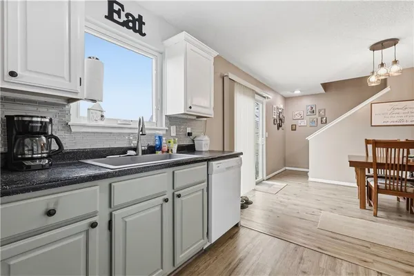 $227,900 | 1304 South 5th Street East, Louisburg, KS 66053