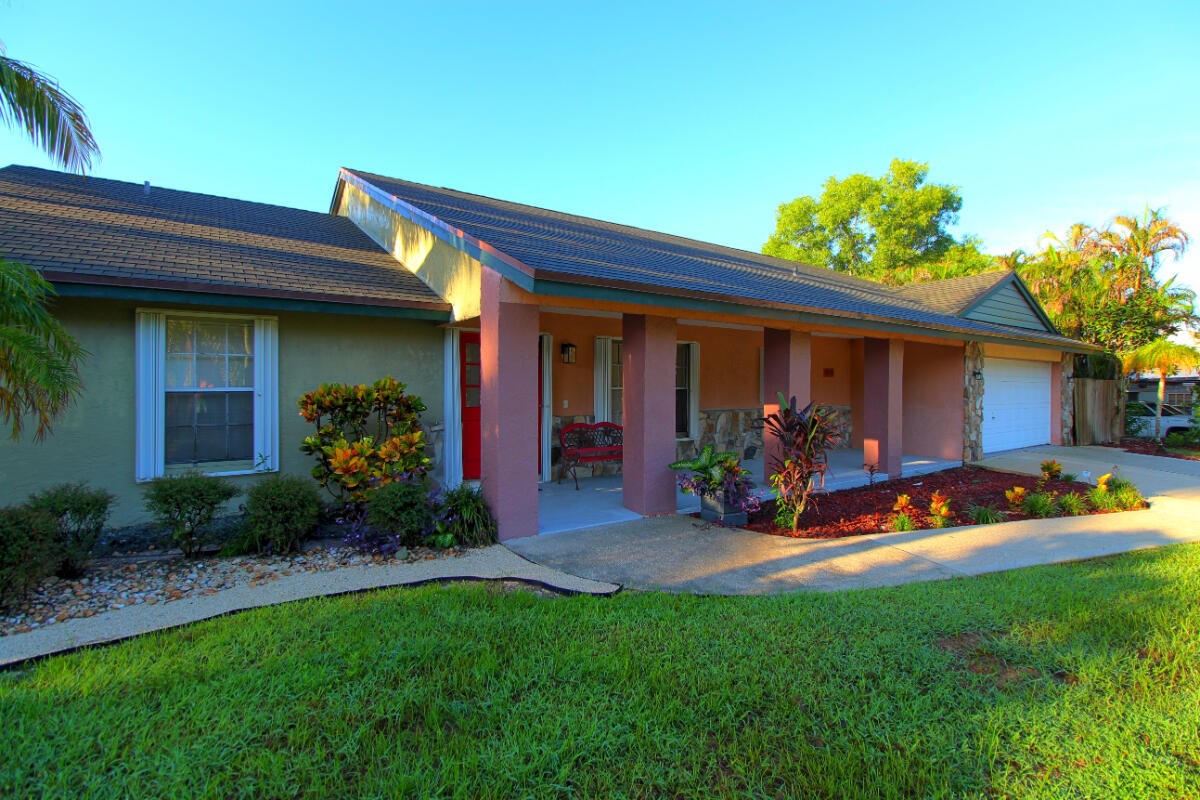 10690 Barn Road Lake Worth, FL 33449 - Photo 5 of 39 IMG_0237_8_9