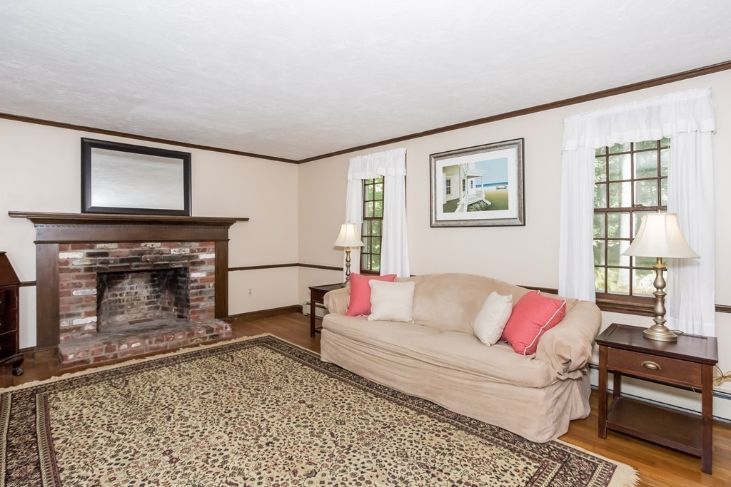 24 Deborah Road Hanover, MA 02339 - Photo 5 of 23