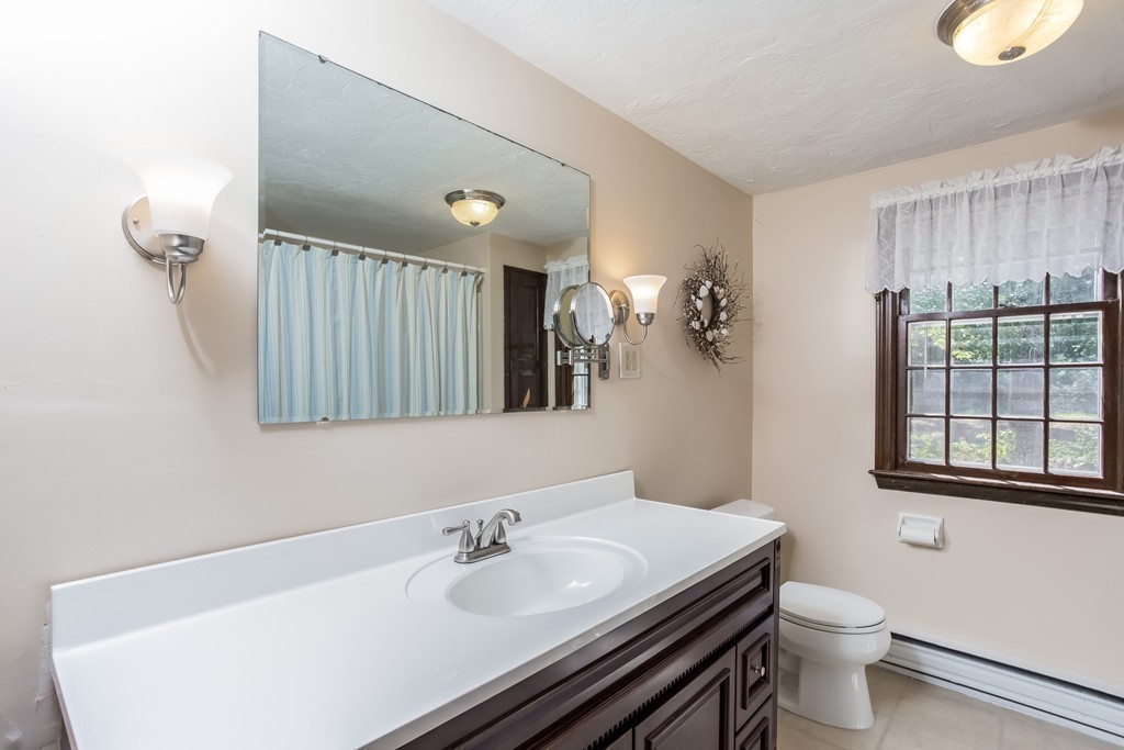 24 Deborah Road Hanover, MA 02339 - Photo 9 of 23