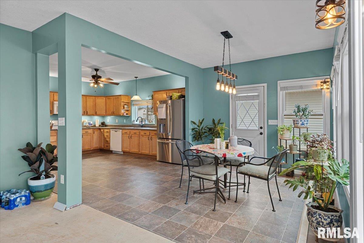 201 South 3rd Street Divernon, IL 62530 - Photo 21 of 53