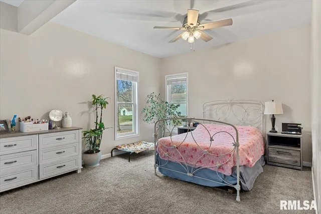 $189,900 | 201 South 3rd Street, Divernon, IL 62530