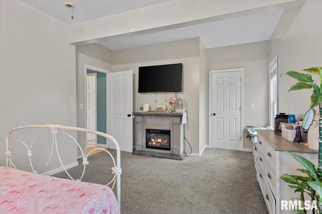 $189,900 | 201 South 3rd Street, Divernon, IL 62530