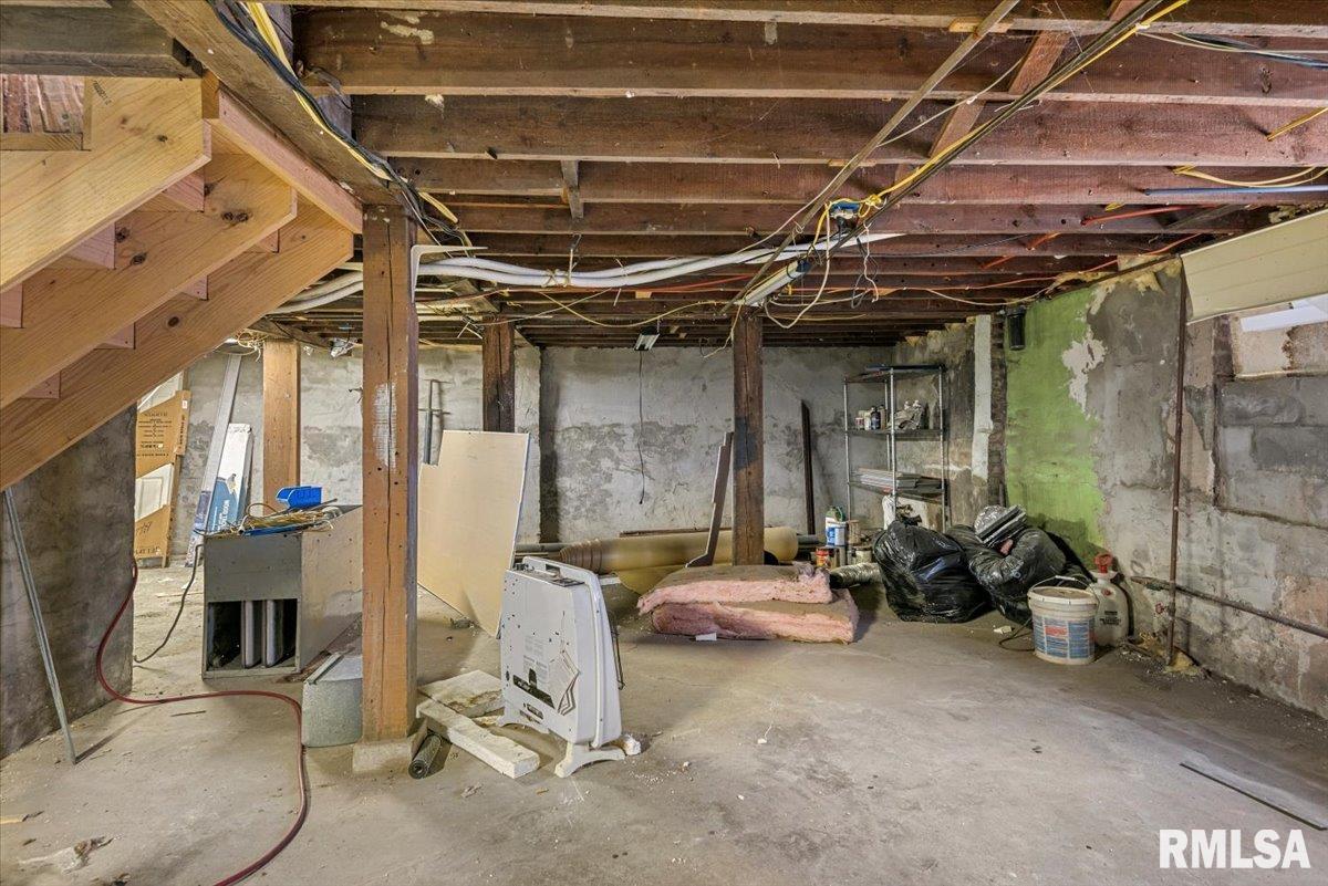 201 South 3rd Street Divernon, IL 62530 - Photo 38 of 53